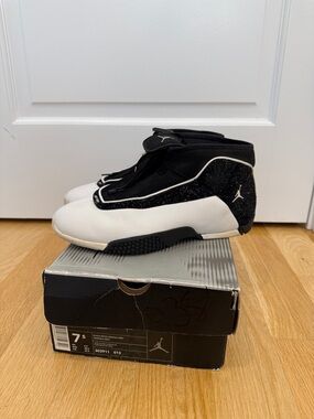 Jordan Jumpman Trifecta Women’s Black and White High-Top Sneakers (Box included)